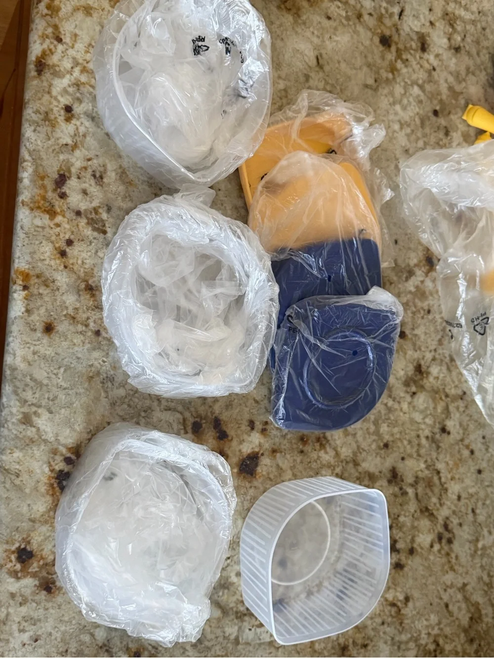 Set of 4 clear fresh and cool Tupperware